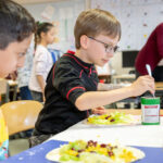 Gesundes Eltern-Schüler:innen-Kochen als Abschluss des Präventionsprojekts „EDDY”